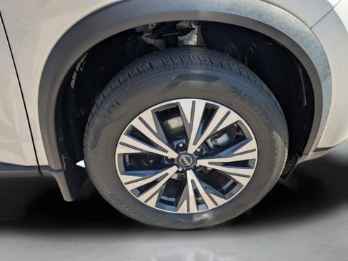 Used 2023 Nissan Rogue SV image 27