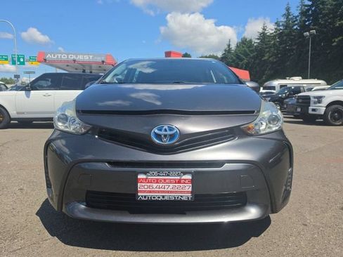 Used 2017 Toyota Prius V Two w/ Carpet Mat Package FWD image 19
