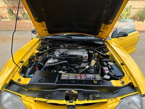 Used 1994 Ford Mustang GT RWD image 3