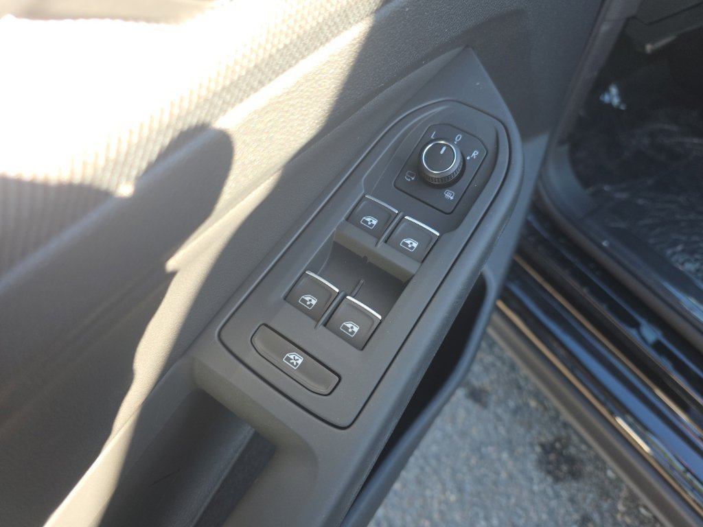 New 2026 Volkswagen GTI SE FWD image 11