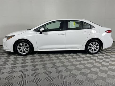 Certified 2023 Toyota Corolla LE image 4