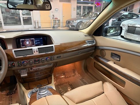 Used 2007 BMW 750Li image 13