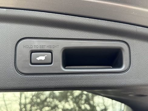 Used 2025 Acura MDX A-Spec image 9