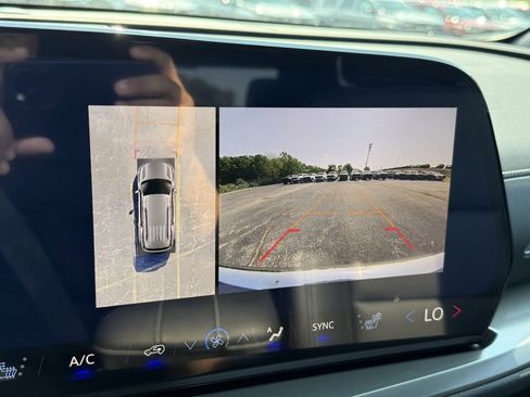 New 2026 Chevrolet Traverse LT w/ Enhanced Driving Package image 24