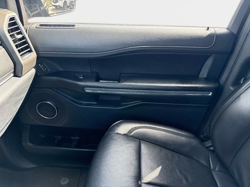 Used 2020 Ford Expedition XLT w/ Equipment Group 202A RWD image 21