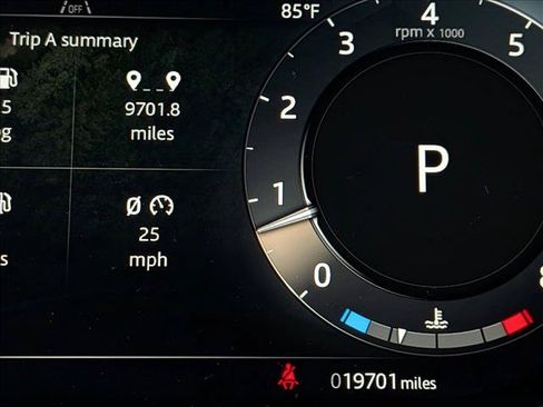 Certified 2025 Land Rover Range Rover SE AWD/4WD image 9