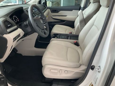Certified 2026 Honda Odyssey EX-L image 4
