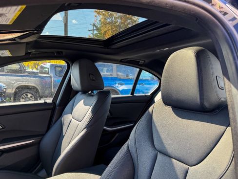 Used 2019 BMW 330i xDrive 330i xDrive AWD 4dr Sedan image 16