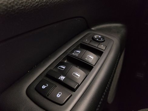 Used 2021 Jeep Grand Cherokee Laredo RWD image 27