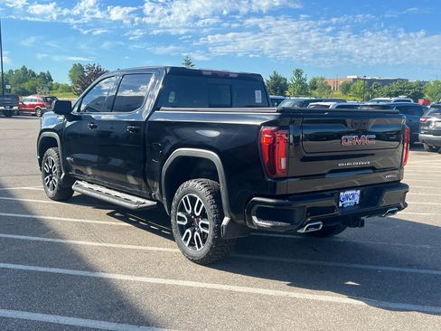 Used 2025 GMC Sierra 1500 AT4 w/ Technology Package AWD/4WD image 3