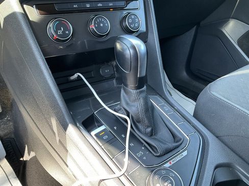 Used 2018 Volkswagen Tiguan S AWD/4WD image 32