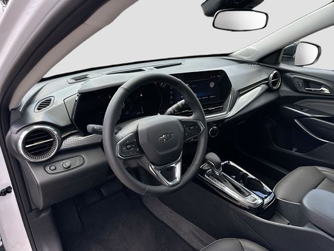 Used 2026 Chevrolet Trax ACTIV w/ Driver Confidence Package image 9