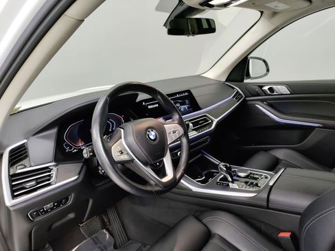 Used 2022 BMW X7 xDrive40i w/ Cold Weather Package image 2
