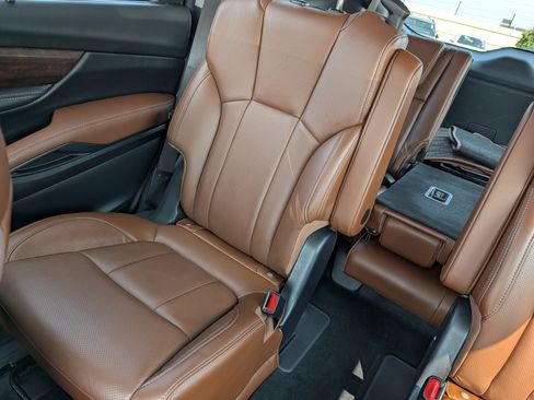 Used 2025 Subaru Ascent Touring AWD/4WD image 12