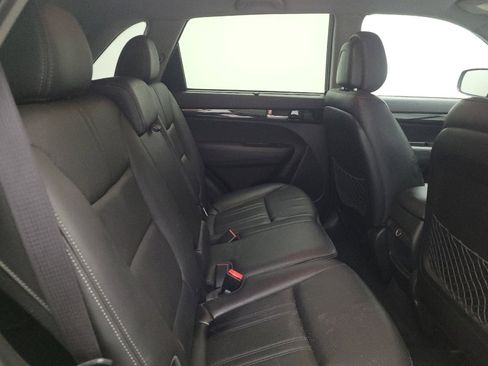Used 2015 Kia Sorento LX FWD image 19