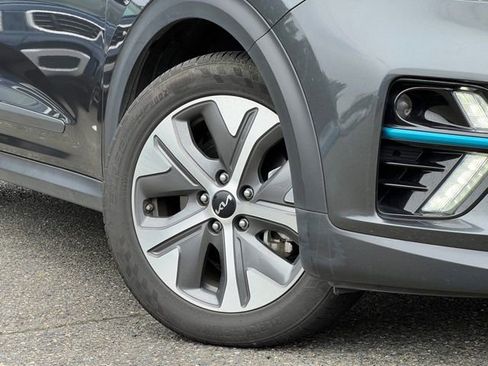 Used 2022 Kia Niro EX w/ Cold Weather Package image 2