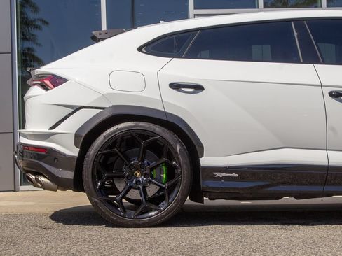 Used 2024 Lamborghini Urus Performante AWD/4WD image 6