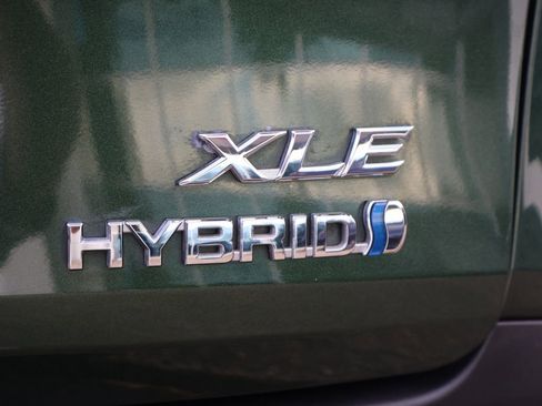 Used 2024 Toyota Sienna XLE image 7