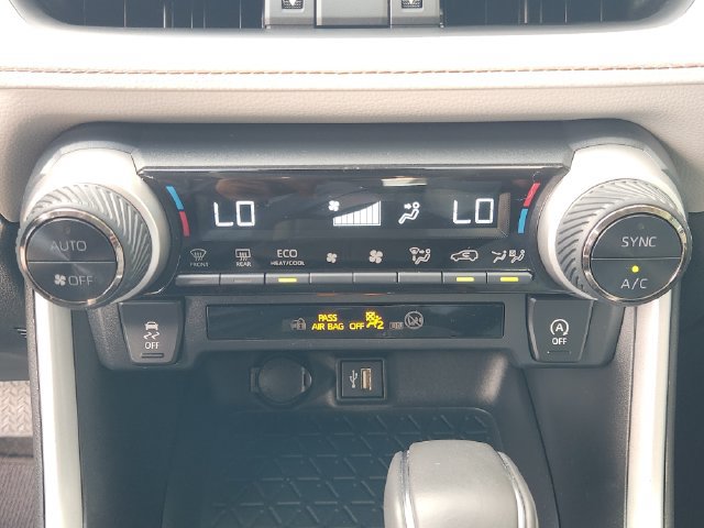 Used 2023 Toyota RAV4 XLE Premium FWD image 17