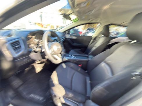 Used 2017 MAZDA MAZDA3 Sport image 20