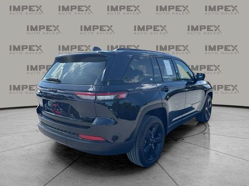 Used 2025 Jeep Grand Cherokee Limited w/ Black Appearance Package RWD image 3