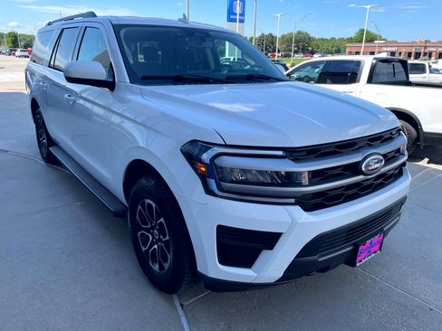 Used 2022 Ford Expedition Max XLT AWD/4WD image 4
