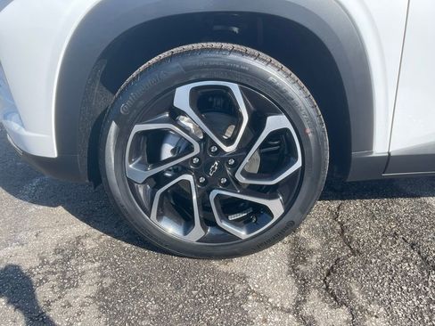 New 2026 Chevrolet Trax RS w/ Sunroof Package image 32