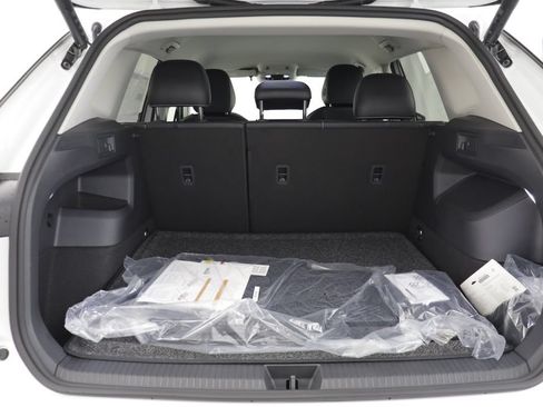 New 2026 Volkswagen Tiguan SE AWD/4WD image 18