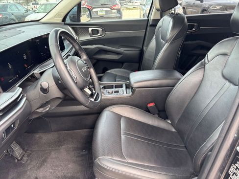 Used 2024 Kia Sorento S FWD image 29