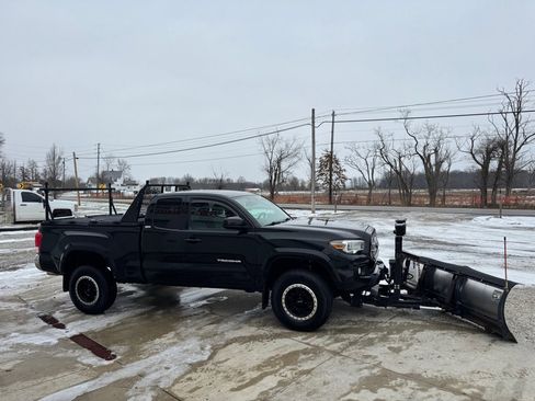 Used 2016 Toyota Tacoma 4x4 Access Cab image 4