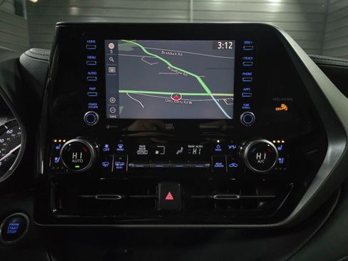 Used 2020 Toyota Highlander Limited image 26