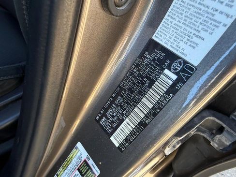 Used 2018 Toyota Corolla LE w/ Body Protection Package image 20