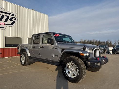 Used 2020 Jeep Gladiator Sport w/ Quick Order Package 24S image 3