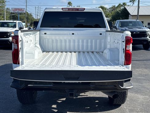 Used 2025 Chevrolet Silverado 2500 Custom w/ Custom Value Package AWD/4WD image 15