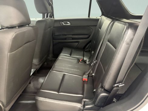 Used 2017 Ford Explorer 4WD Police Interceptor image 12