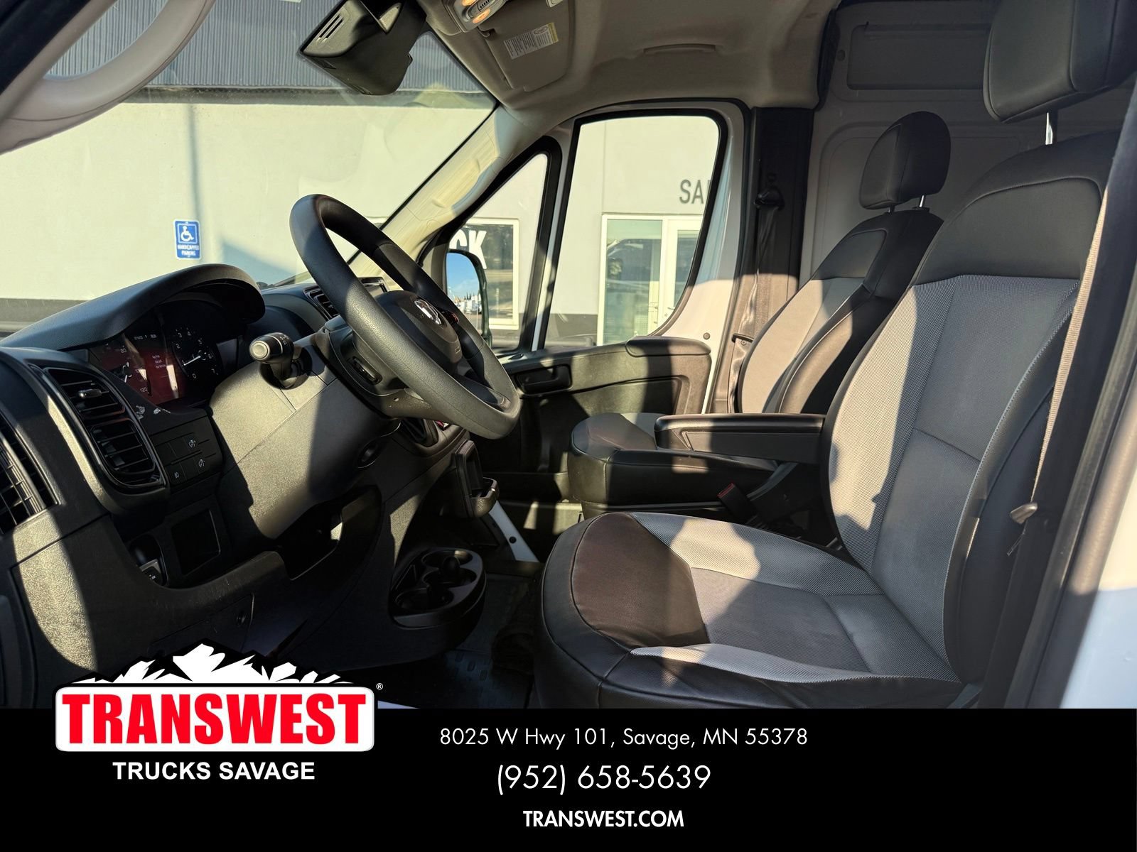 Used 2025 RAM ProMaster 3500 w/ Convenience Group FWD image 4