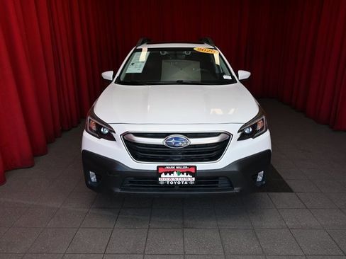 Used 2020 Subaru Outback Premium image 9