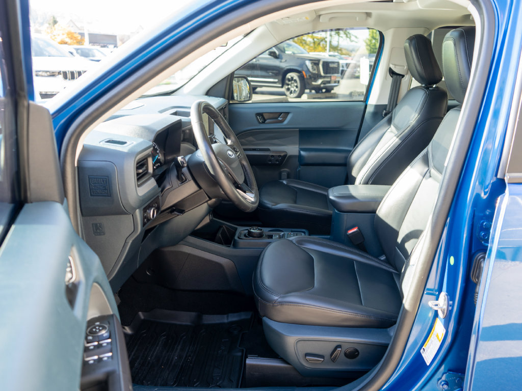 Used 2023 Ford Maverick Lariat w/ Lariat Luxury Package FWD image 11