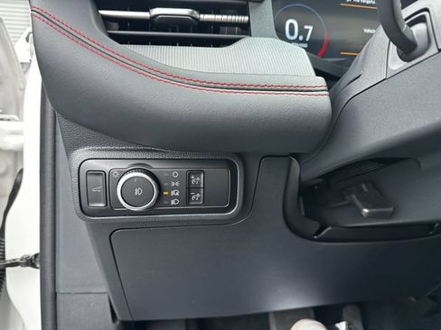 Certified 2025 Ford Explorer ST-Line AWD/4WD image 31