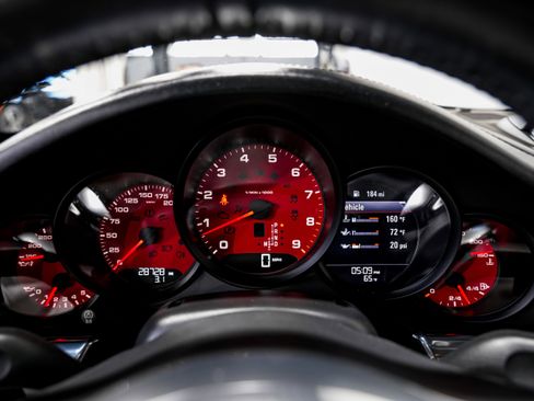 Used 2014 Porsche 911 Carrera 4S image 11