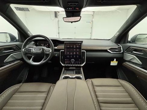 New 2026 GMC Acadia Denali Ultimate image 2