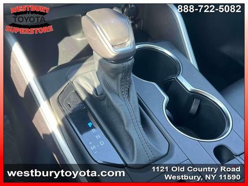 Used 2021 Toyota Highlander XLE image 32