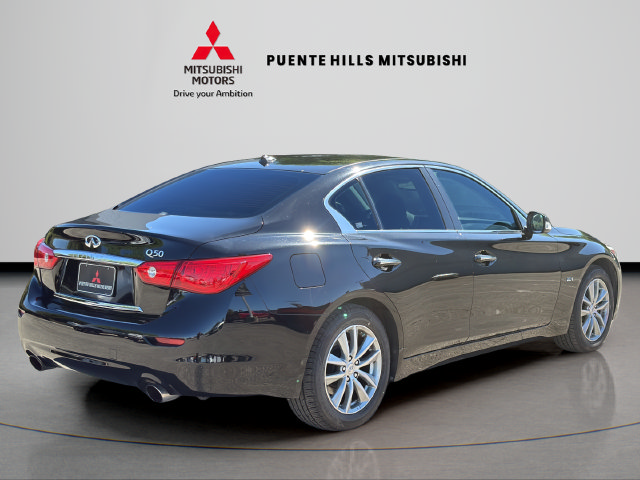 Used 2017 INFINITI Q50 2.0t w/ Moonroof Package RWD image 5