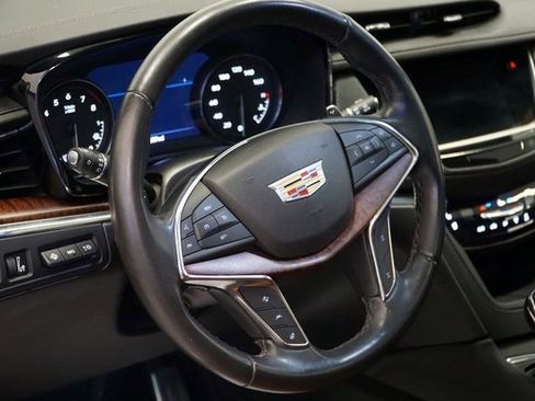 Certified 2022 Cadillac XT5 Sportv w/ Technology Package image 10