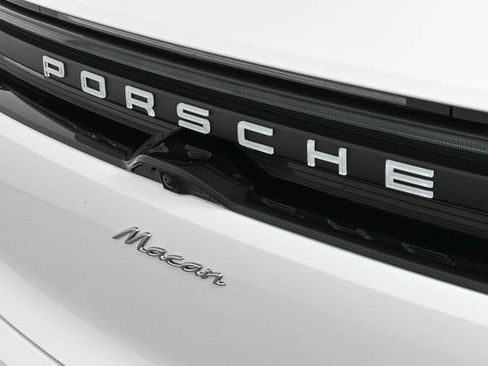 Used 2025 Porsche Macan Electric image 36