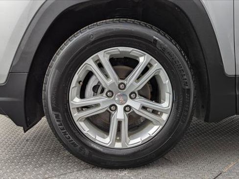 Used 2023 GMC Terrain SLE w/ Driver Convenience Package image 31