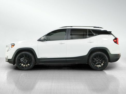 Used 2024 GMC Terrain SLE w/ Driver Convenience Package AWD/4WD image 2