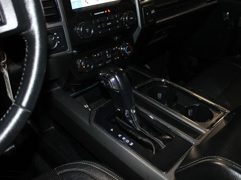 Used 2019 Ford F150 XLT w/ Equipment Group 302A Luxury AWD/4WD image 23