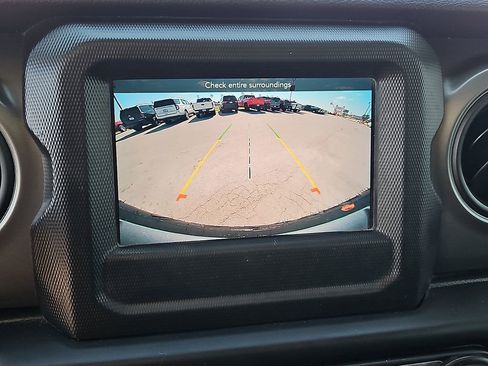 Used 2022 Jeep Wrangler Unlimited Sport image 28