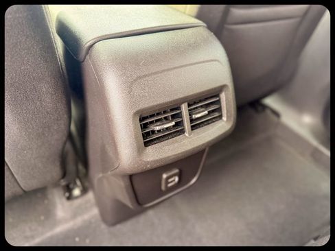 Used 2024 Chevrolet Equinox LT w/ Driver Convenience Package FWD image 24